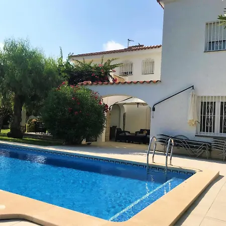 Villa 50m From The In Cambrils, Tarracohomes